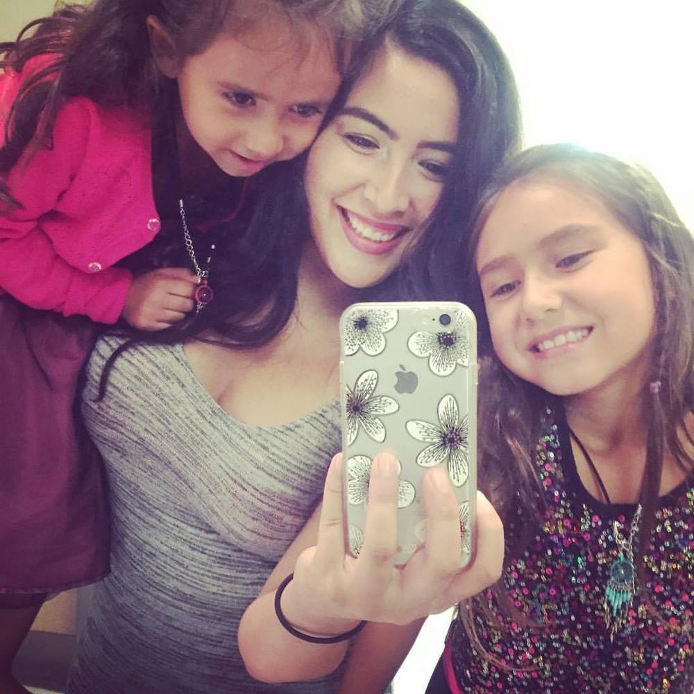 Meet your Posher, Corina